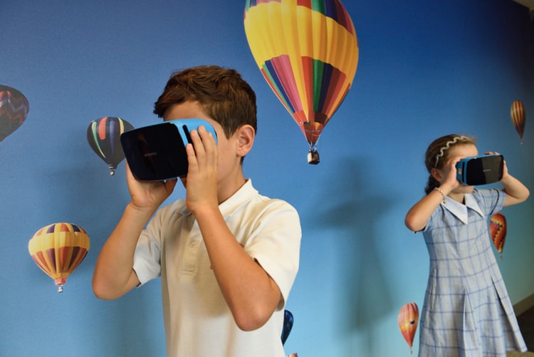 kids using VR headset