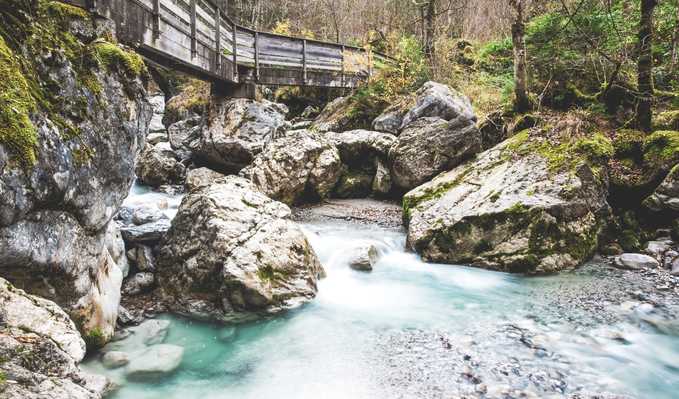 bridge-over-small-stream