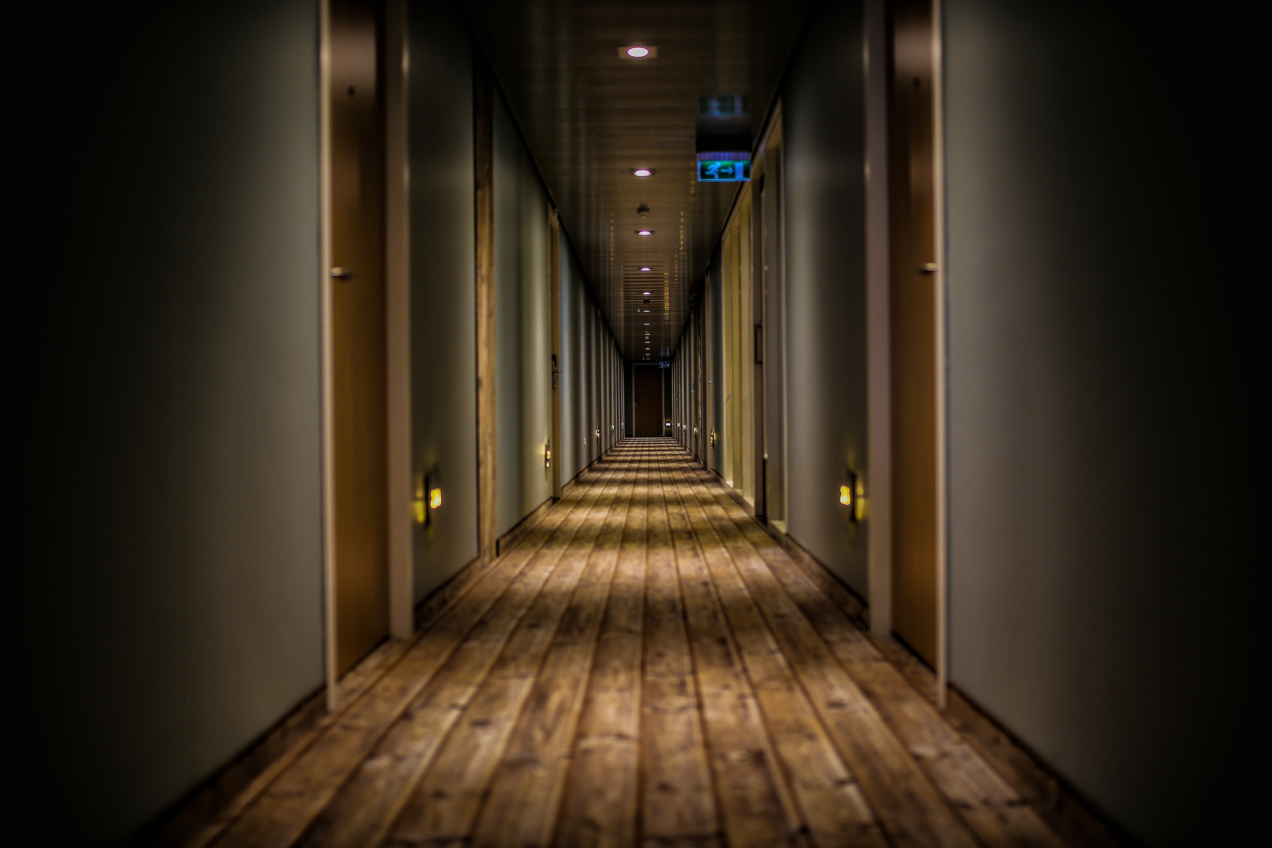 hotel-hallway-wood-floor